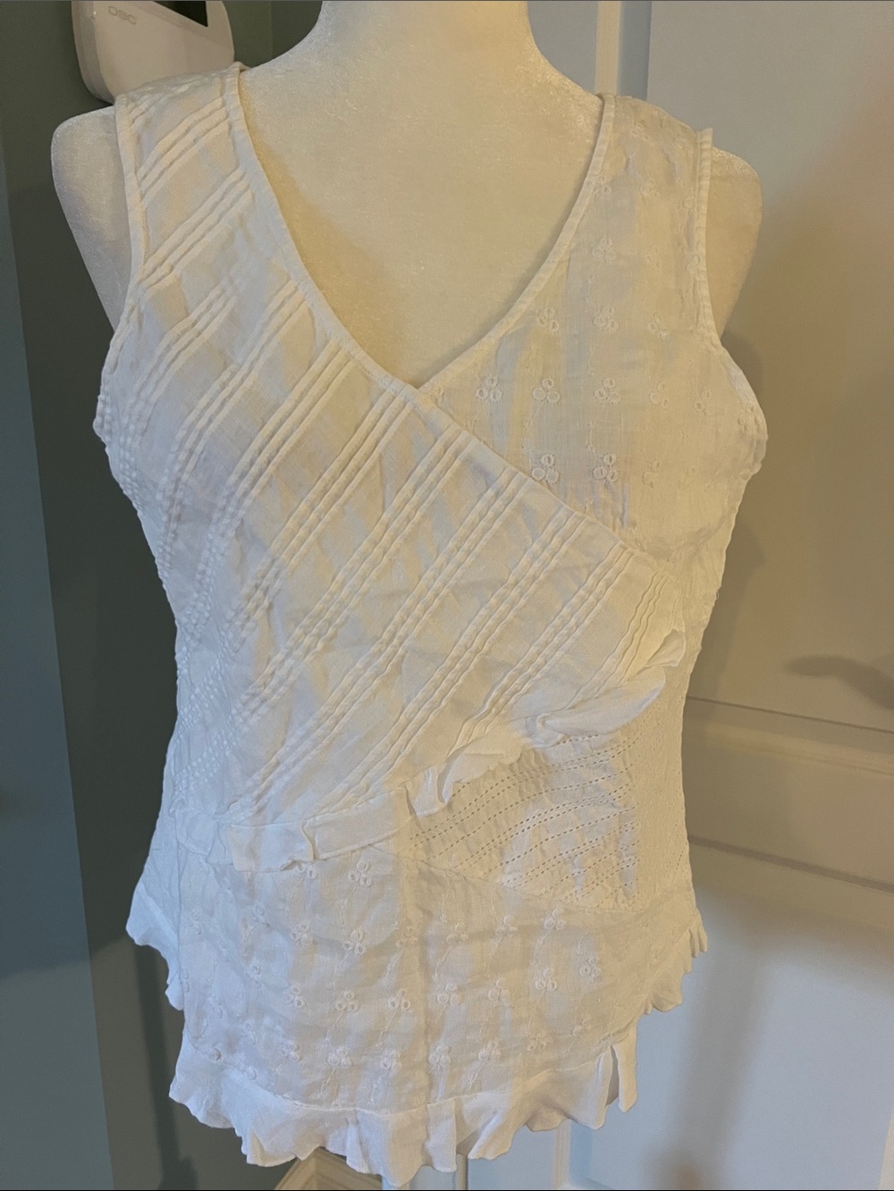 J. Jill White Eyelet V-Neck Sleeveless Camisole